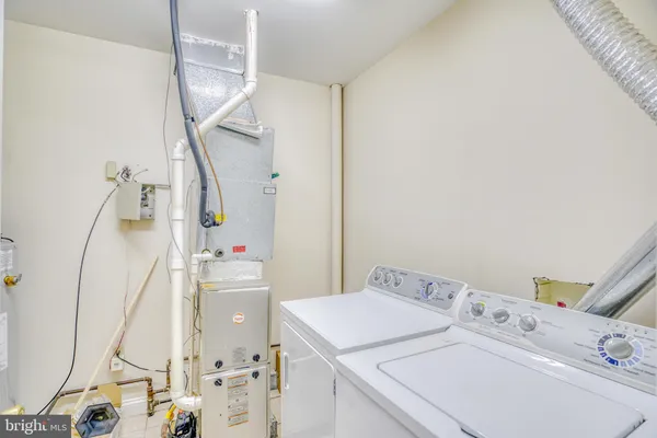 $2,400 | 2542 West Girard Avenue, Unit 2, Philadelphia, PA 19130