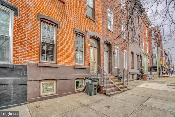 $2,400 | 2542 West Girard Avenue, Unit 2, Philadelphia, PA 19130