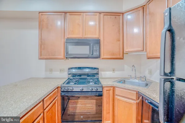 $2,400 | 2542 West Girard Avenue, Unit 2, Philadelphia, PA 19130