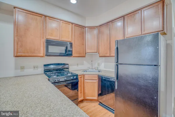 $2,400 | 2542 West Girard Avenue, Unit 2, Philadelphia, PA 19130