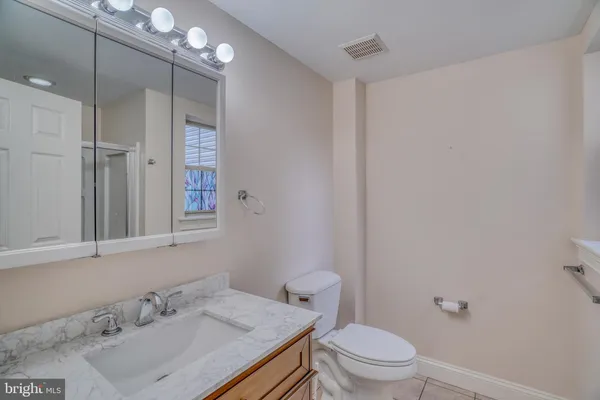 $2,400 | 2542 West Girard Avenue, Unit 2, Philadelphia, PA 19130