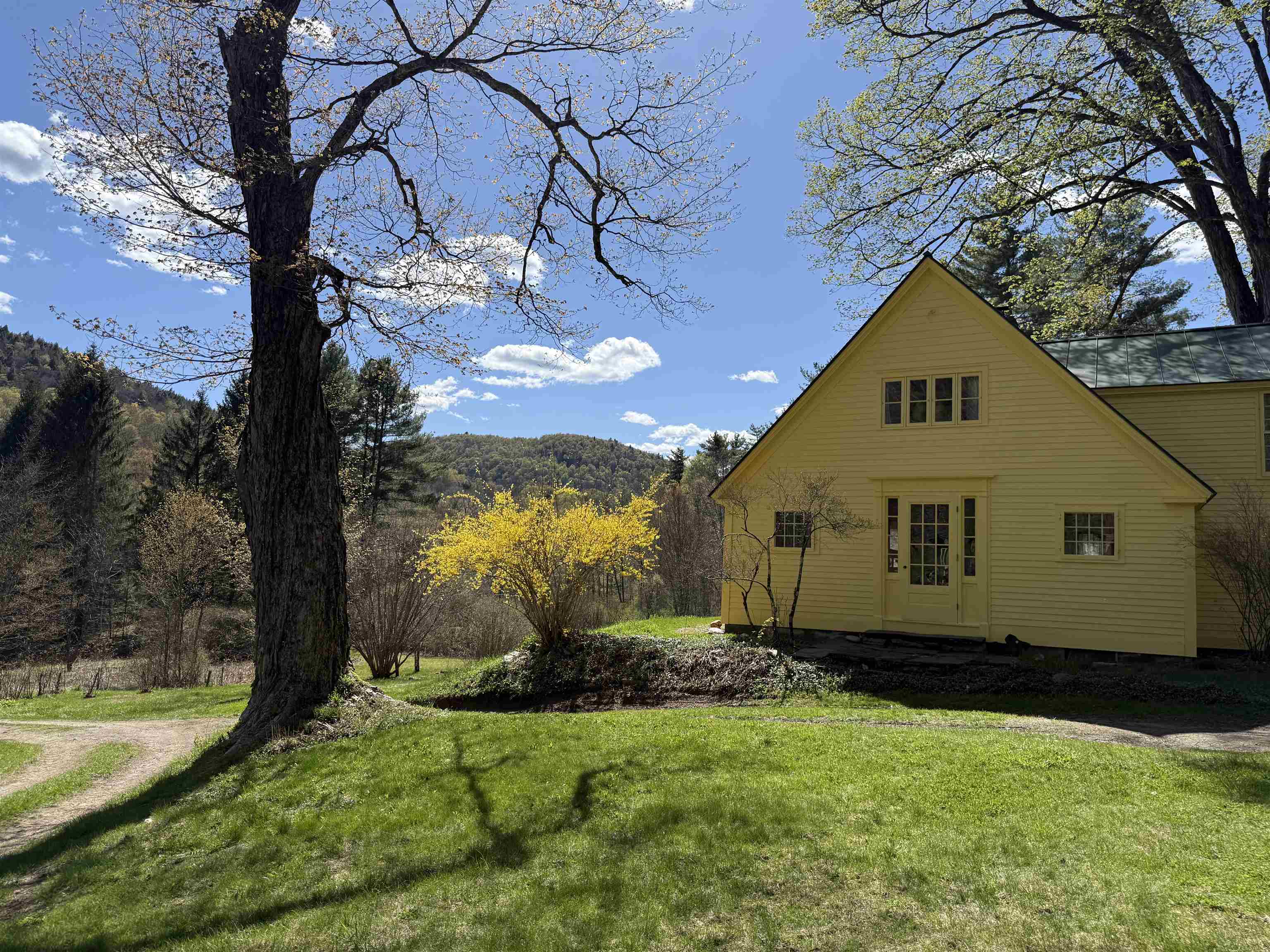 2416 Stage Road Guilford, VT 05301 - Photo 4 of 45