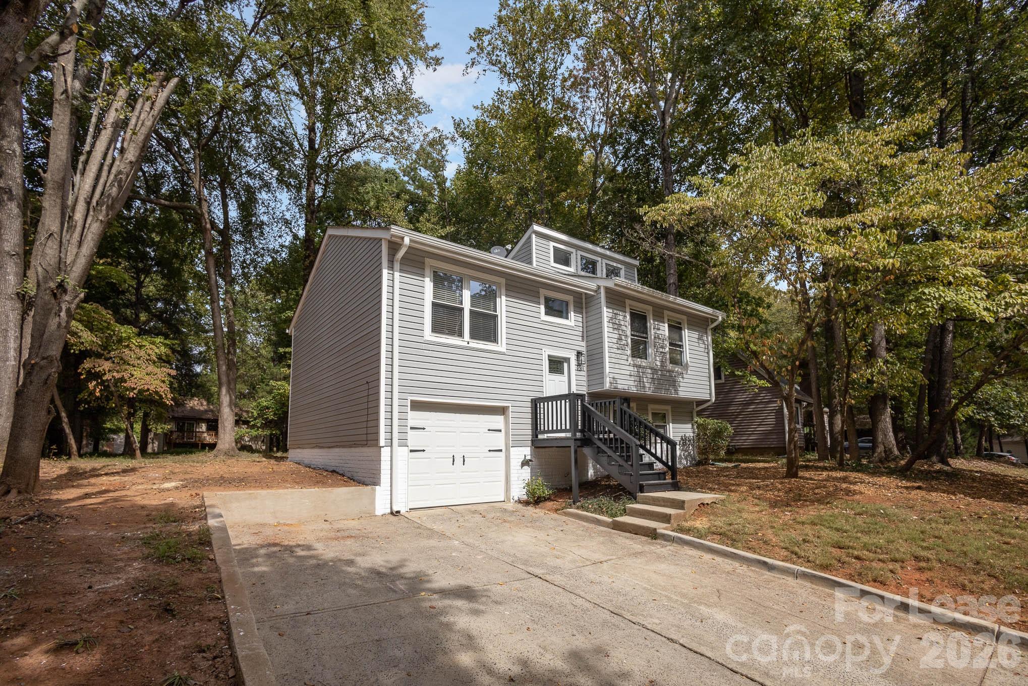 9501 Fairway Ridge Road Charlotte, NC 28277 - Photo 2 of 27