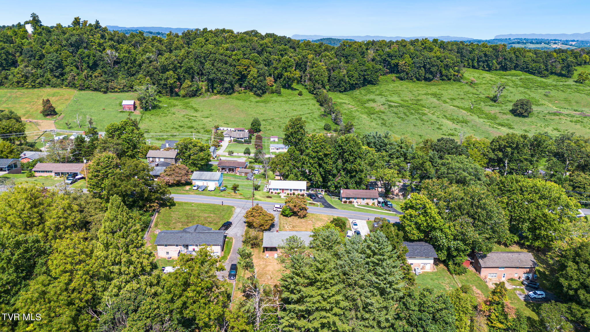 413 Merman Road Kingsport, TN 37663 - Photo 14 of 37 4-web-or-mls-DJI_0120