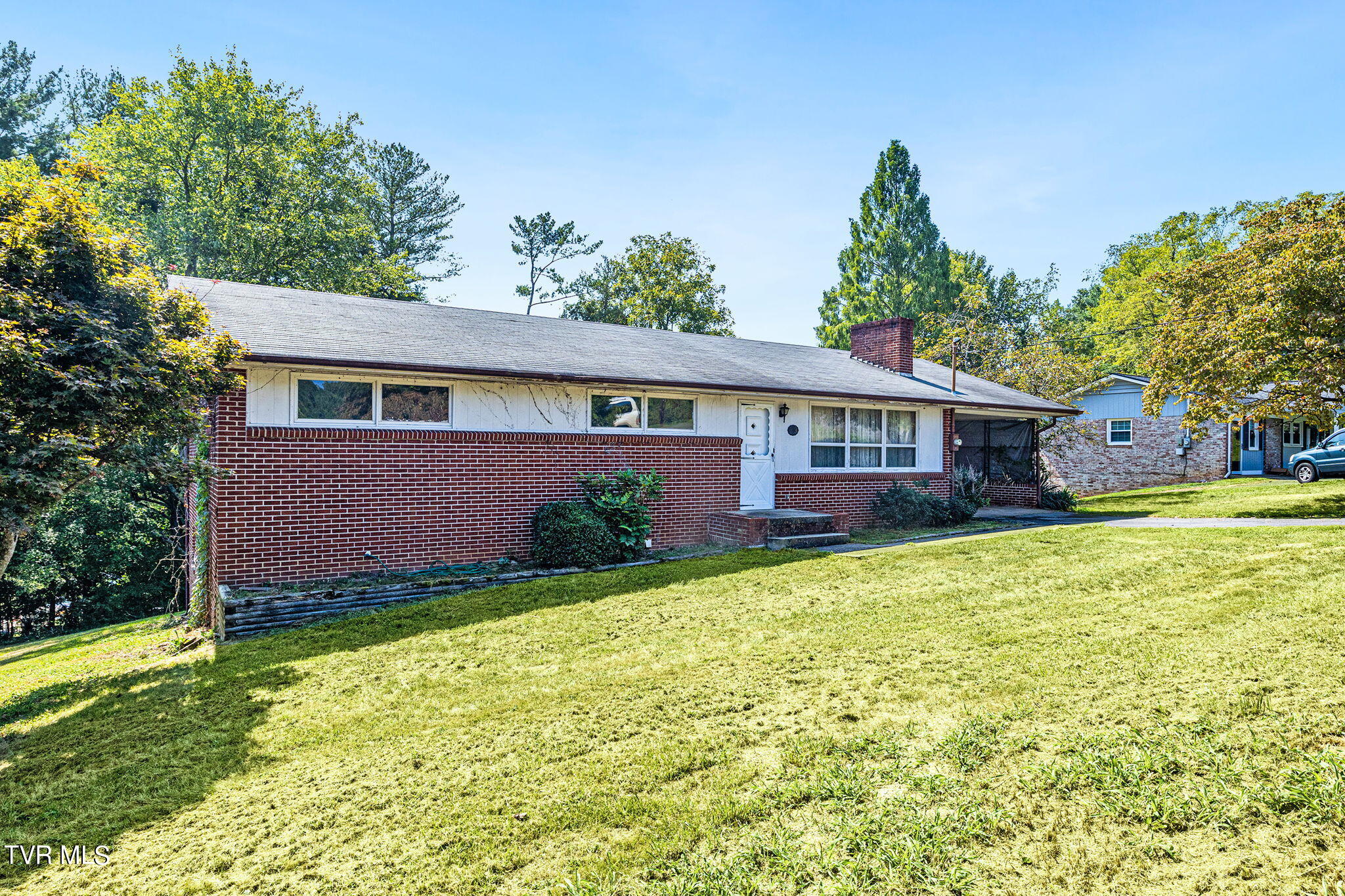 413 Merman Road Kingsport, TN 37663 - Photo 3 of 37 13-web-or-mls-IMG_2544