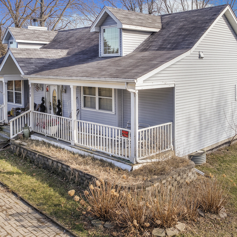 819 Montgomery Road Montgomery, IL 60538 - Photo 1 of 18