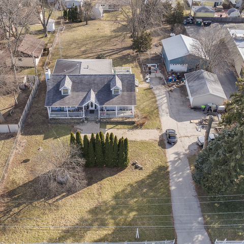 819 Montgomery Road Montgomery, IL 60538 - Photo 2 of 18