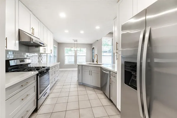 $2,350 | 7015 Yardley Drive, Katy, TX 77494