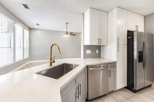 $2,350 | 7015 Yardley Drive, Katy, TX 77494