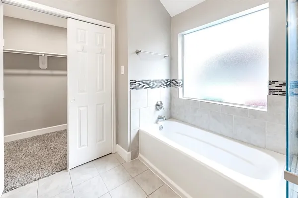 $2,350 | 7015 Yardley Drive, Katy, TX 77494