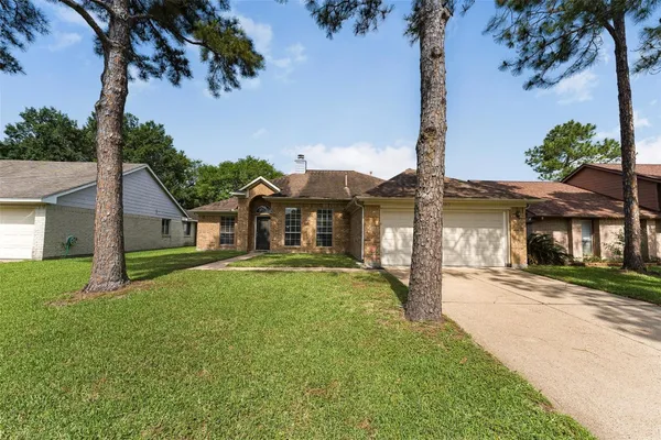 $2,350 | 7015 Yardley Drive, Katy, TX 77494