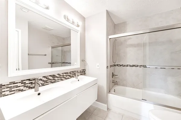 $2,350 | 7015 Yardley Drive, Katy, TX 77494