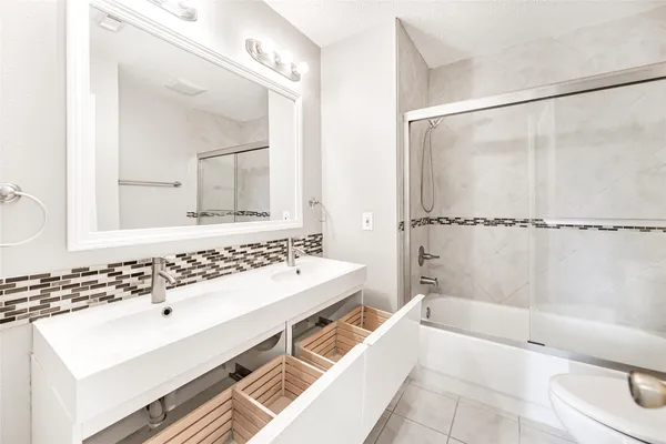 $2,350 | 7015 Yardley Drive, Katy, TX 77494