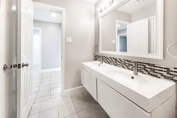 $2,350 | 7015 Yardley Drive, Katy, TX 77494