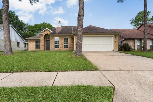 $2,350 | 7015 Yardley Drive, Katy, TX 77494