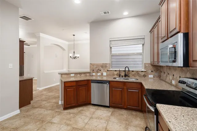 $2,600 | 4245 Swan Forest Drive, Unit B, Carrollton, TX 75010