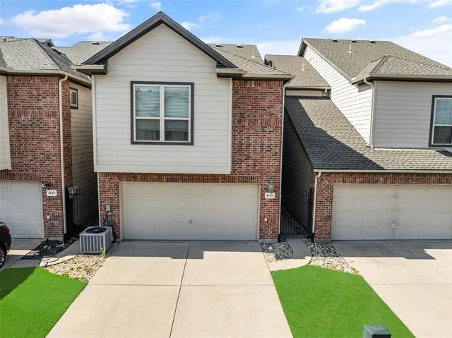 $2,600 | 4245 Swan Forest Drive, Unit B, Carrollton, TX 75010