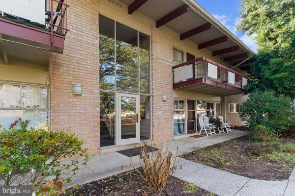 $244,900 | 4221 Americana Drive, Unit 203, Annandale, VA 22003