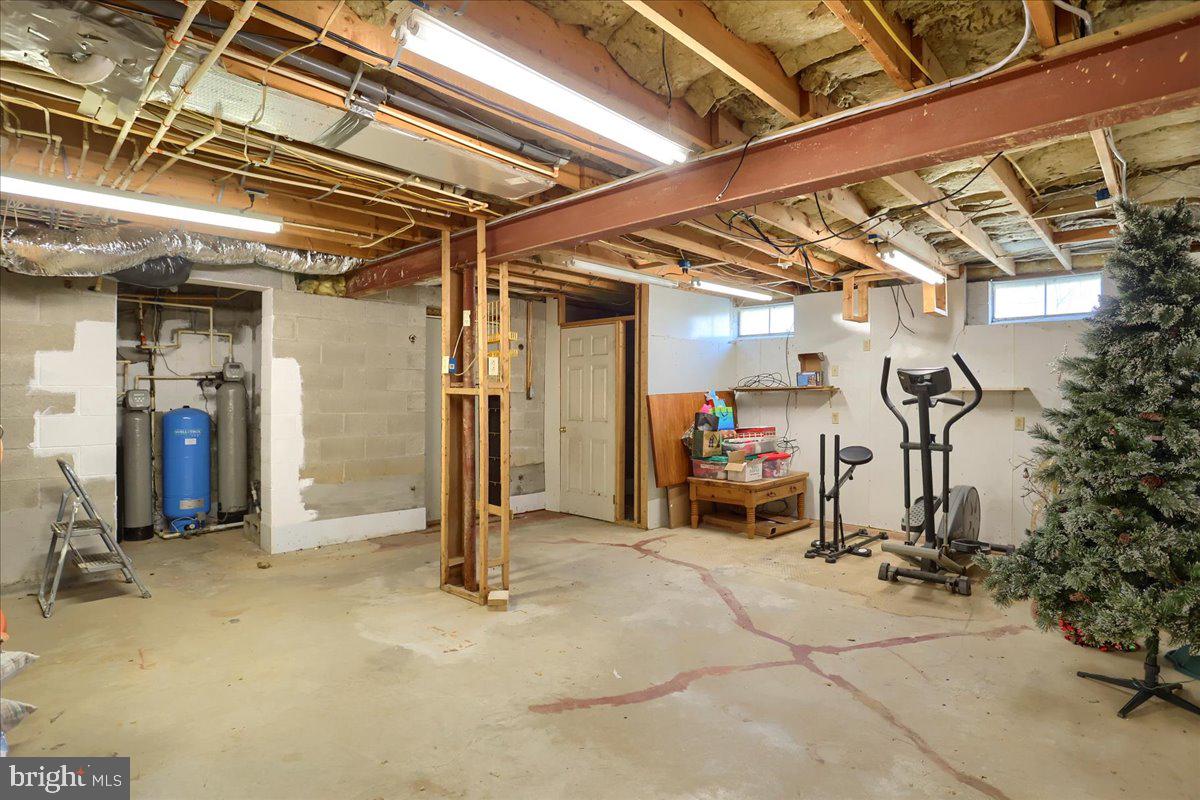 75 Thunder Trail Fairfield, PA 17320 - Photo 48 of 64 a view of a room with gym equipment