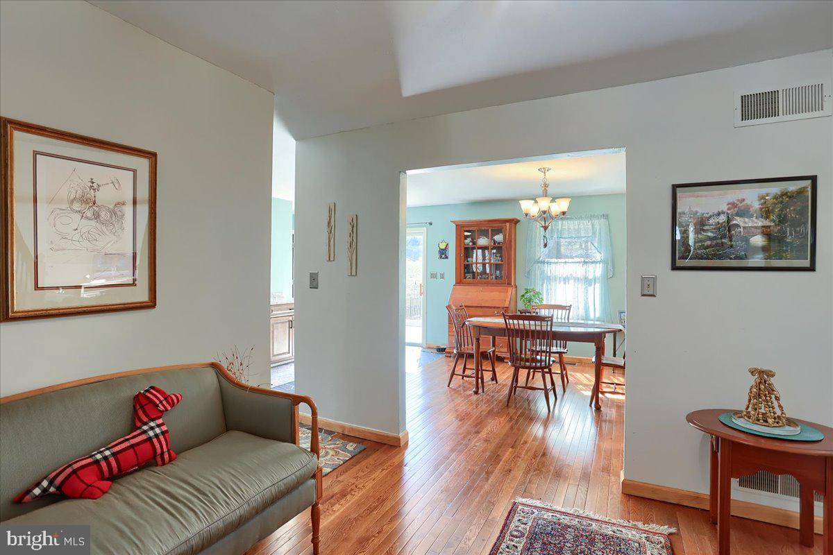 75 Thunder Trail Fairfield, PA 17320 - Photo 10 of 64 a living room with furniture and a wooden floor