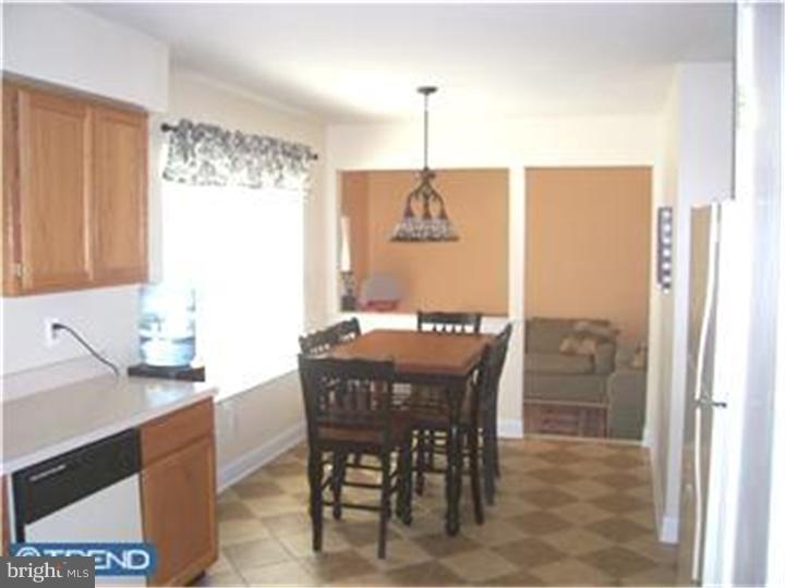 18 Chevy Chase Road Sicklerville, NJ 08081 - Photo 3 of 10 Kitchen