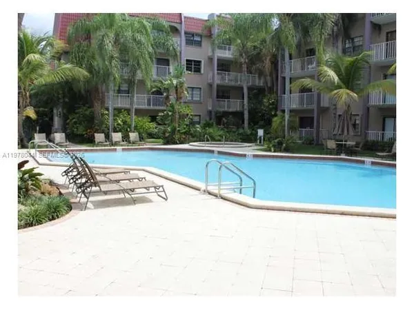 $2,050 | 9301 Southwest 92nd Avenue, Unit 207C, Miami, FL 33176