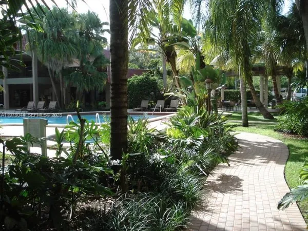 $2,050 | 9301 Southwest 92nd Avenue, Unit 207C, Miami, FL 33176