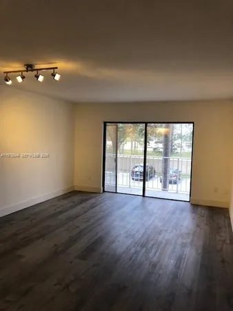 $2,050 | 9301 Southwest 92nd Avenue, Unit 207C, Miami, FL 33176