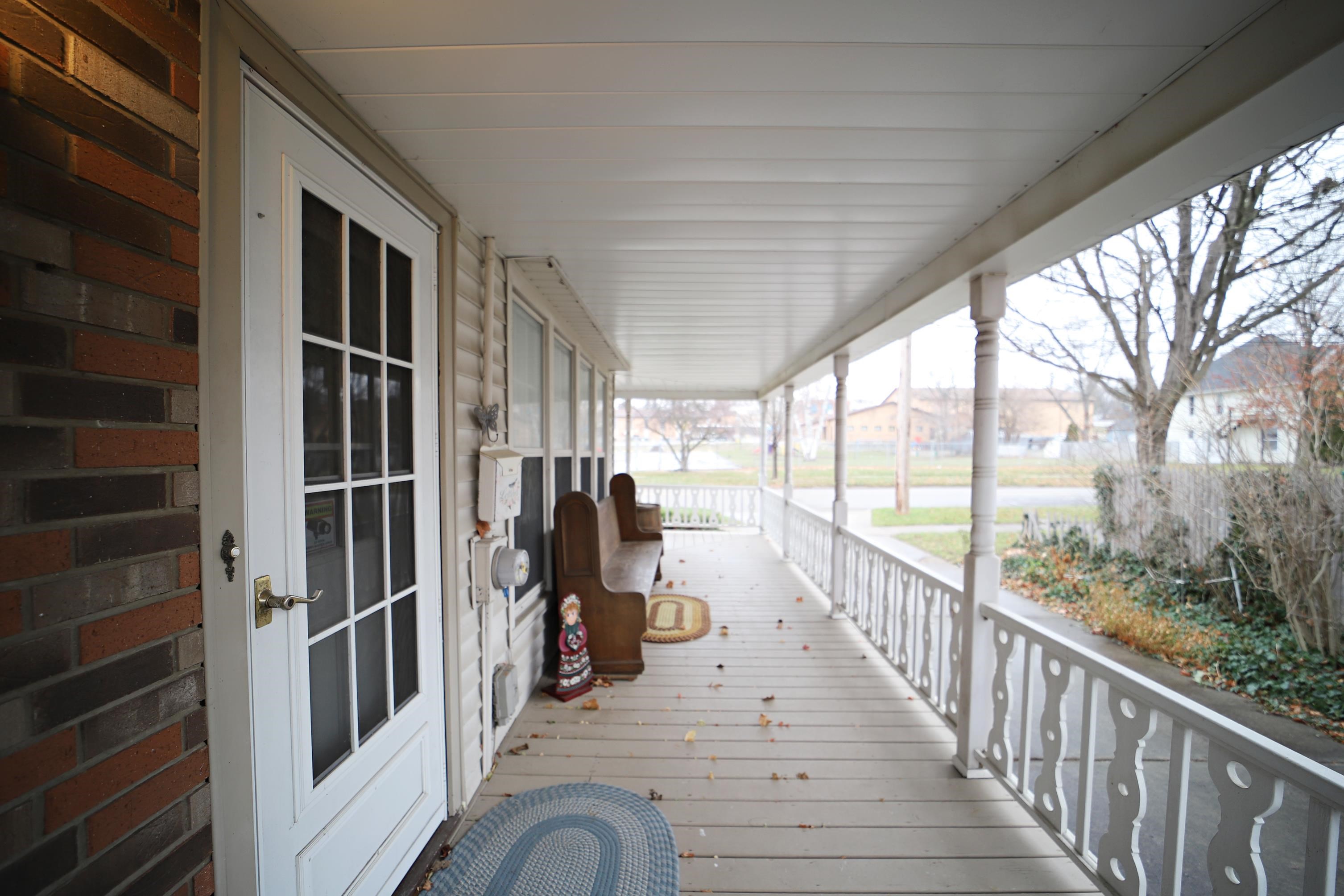 202 Elm Street Flushing, MI 48433 - Photo 4 of 33 50097367-3.JPG
