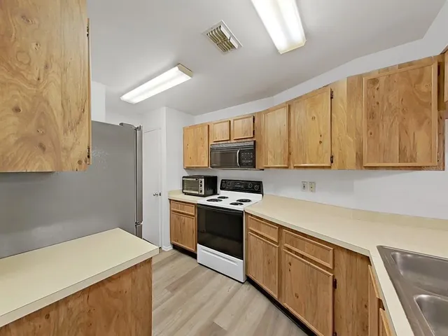 $160,000 | 3964 Dream Oak Place, Unit 203, Tampa, FL 33613