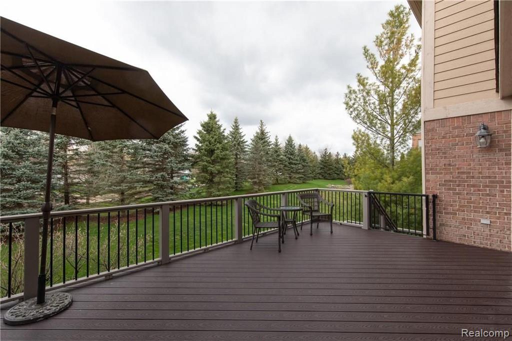 1056 Autumnview Drive Rochester, MI 48307 - Photo 15 of 44