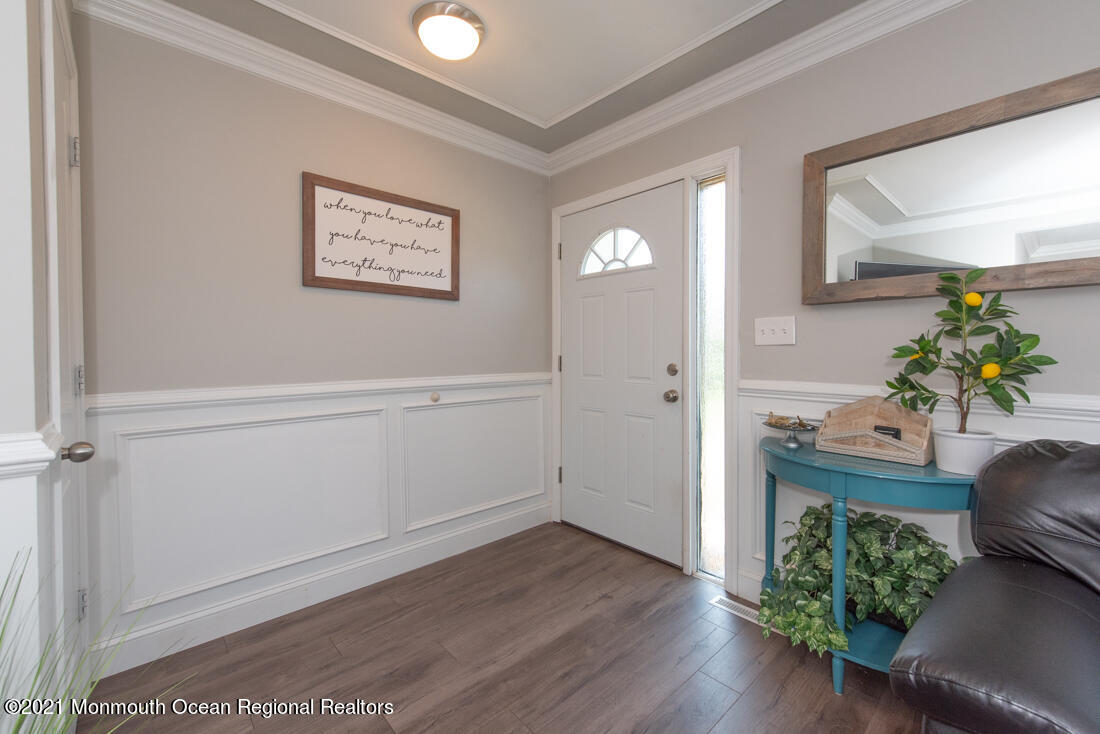 135 Probasco Road East Windsor, NJ 08520 - Photo 15 of 32 Foyer