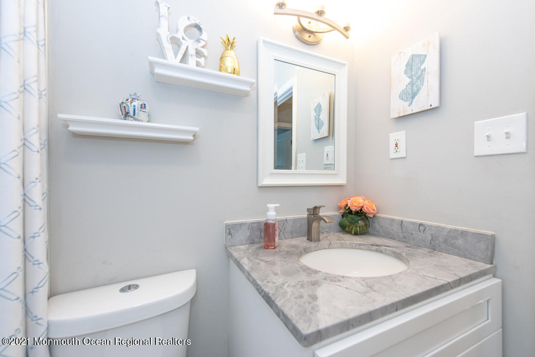 135 Probasco Road East Windsor, NJ 08520 - Photo 18 of 32 135 P Bath1
