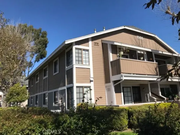 $2,200 | 1505 South Raitt Street, Santa Ana, CA 92704