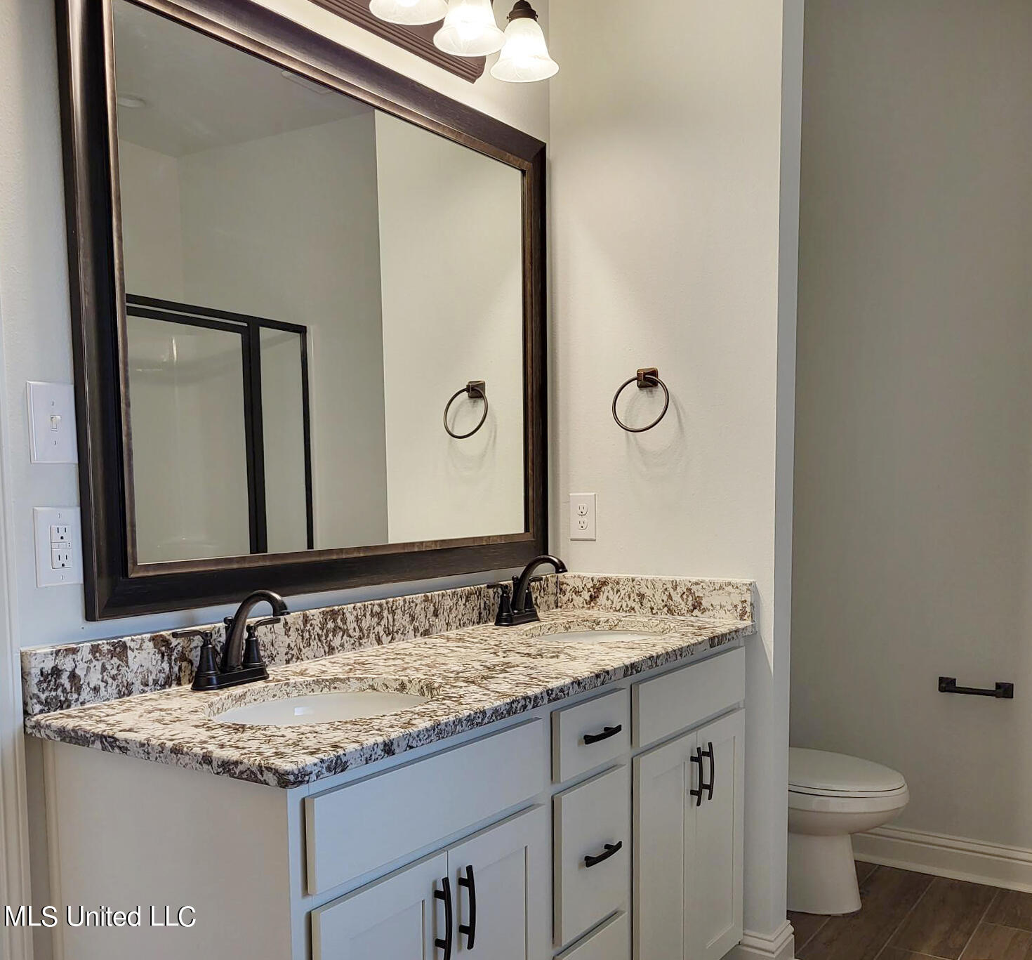 18251 Commission Road Long Beach, MS 39560 - Photo 5 of 8 2SG1 Primary Bath