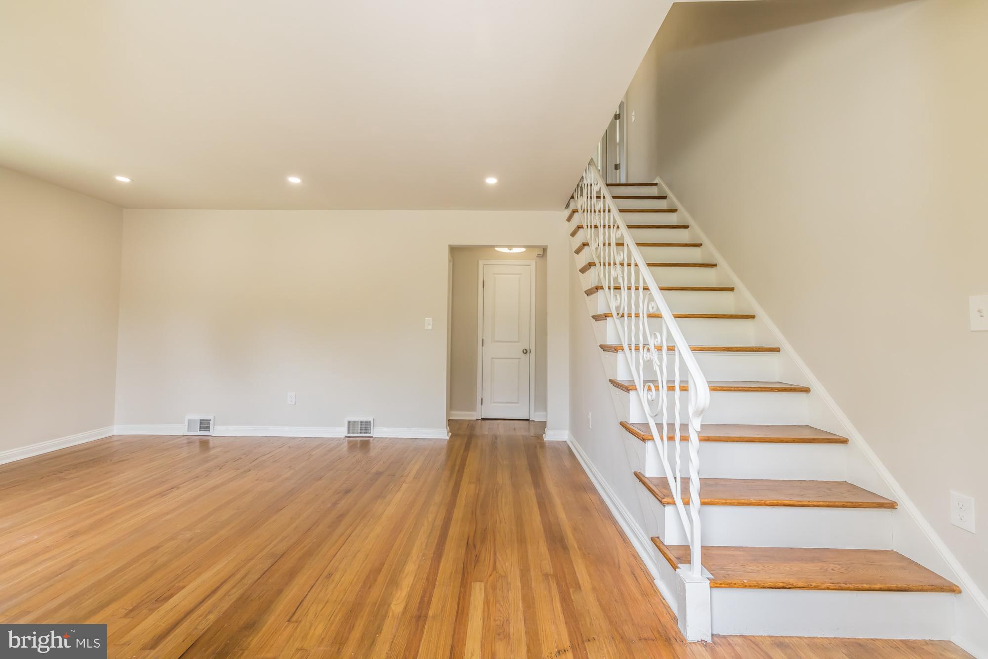 265 Golf Hills Road Havertown, PA 19083 - Photo 5 of 36