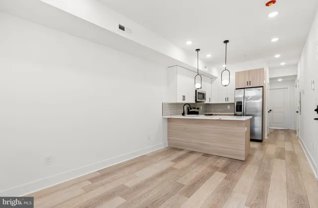 $2,800 | 5034 Florence Avenue, Unit 1, Philadelphia, PA 19143