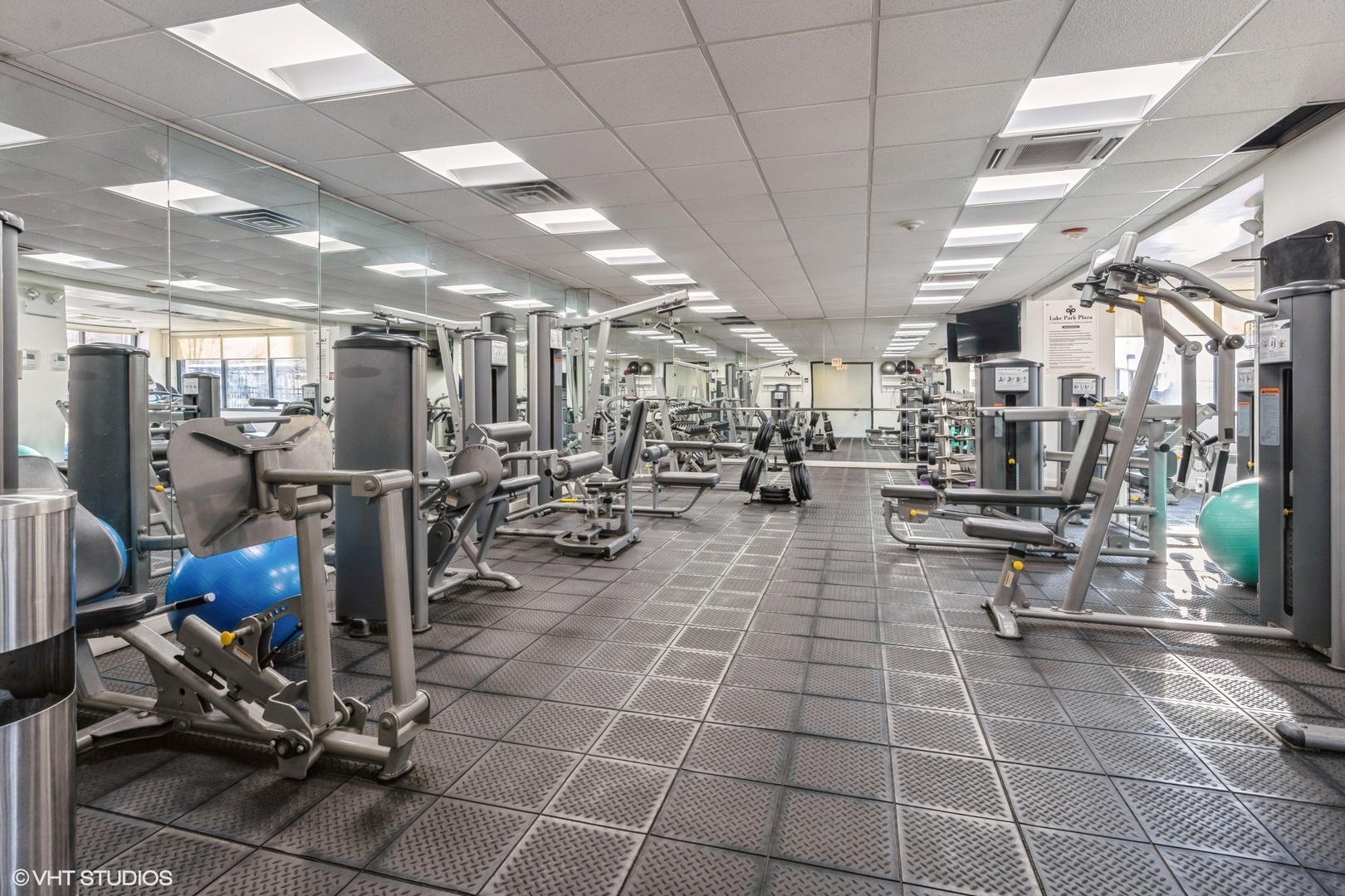 3930 North Pine Grove Avenue, Unit 604 Chicago, IL 60613 - Photo 12 of 18