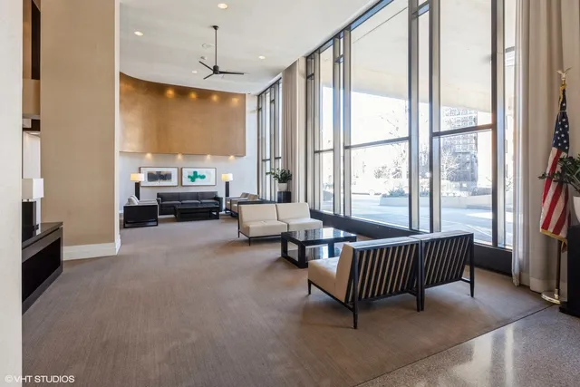 $208,000 | 3930 North Pine Grove Avenue, Unit 604, Chicago, IL 60613