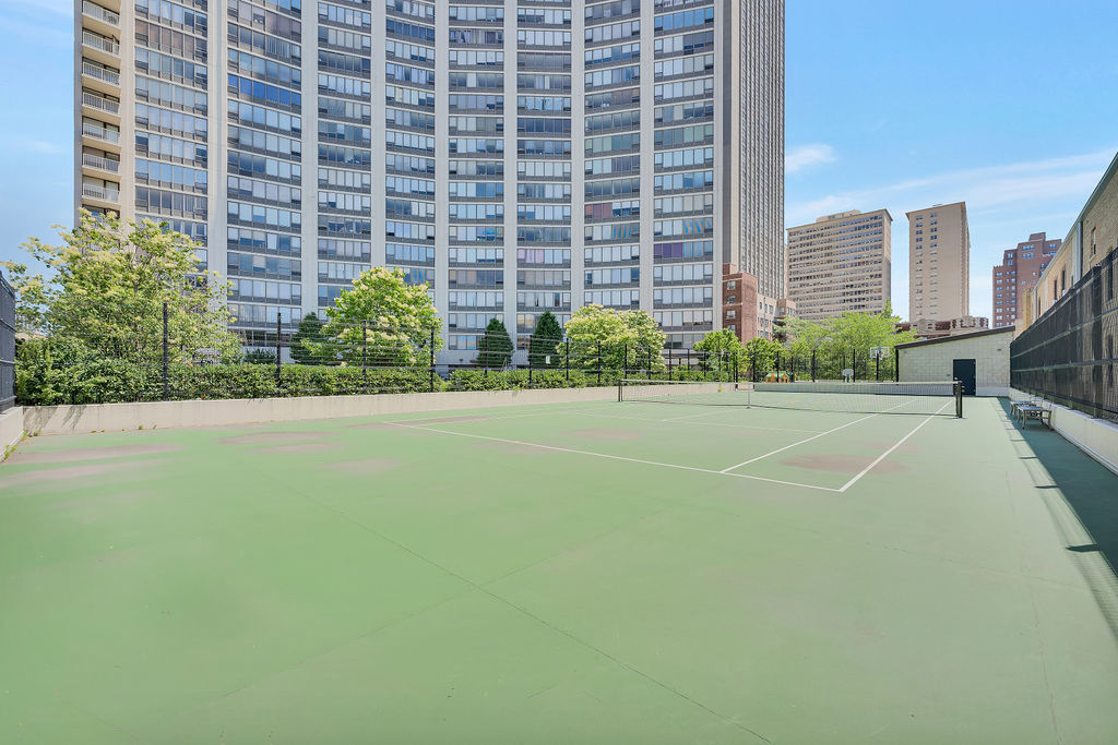 3930 North Pine Grove Avenue, Unit 604 Chicago, IL 60613 - Photo 16 of 18