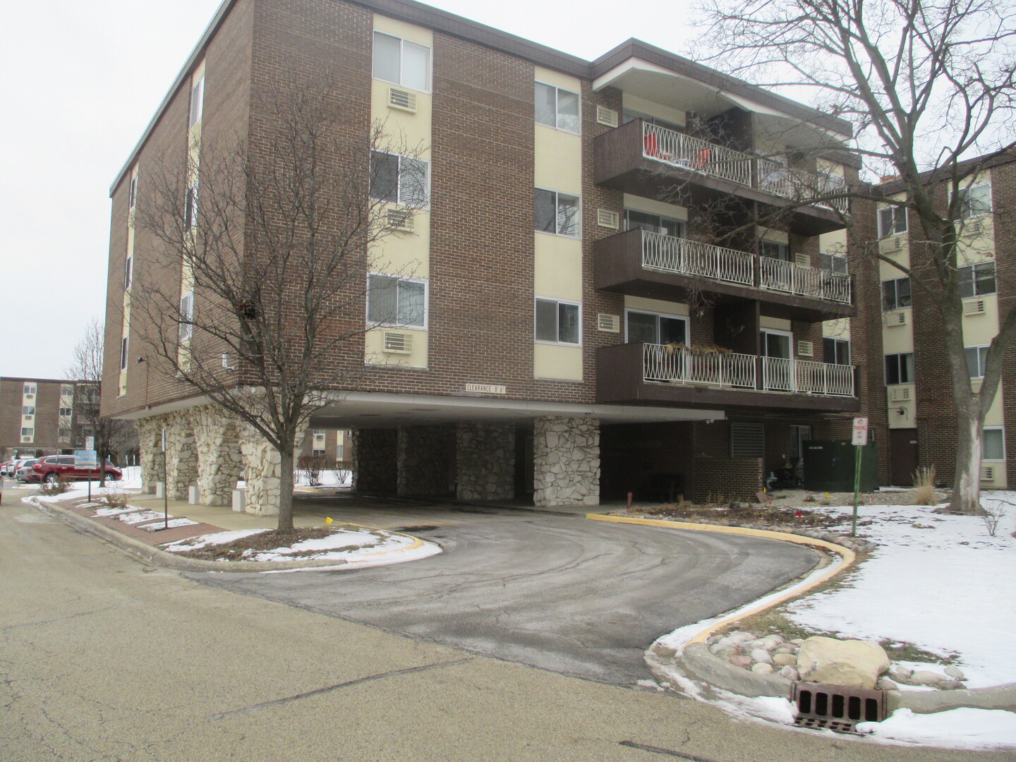 1321 South Finley Road, Unit 211 Lombard, IL 60148 - Photo 2 of 28