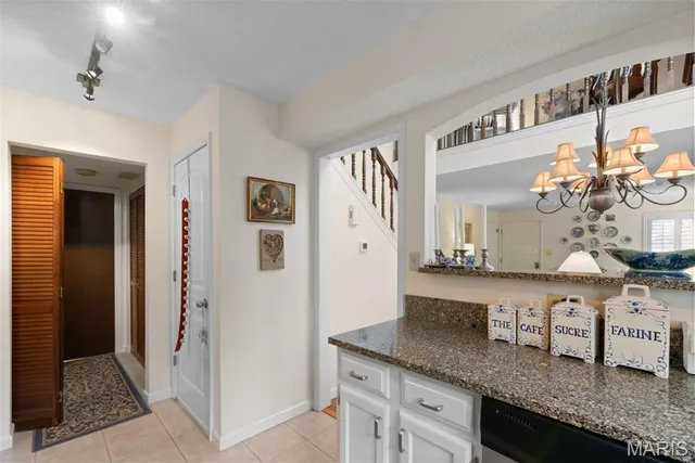 $339,900 | 1940 Meadowtree Lane, Unit 2, Kirkwood, MO 63122