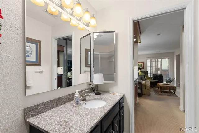 $339,900 | 1940 Meadowtree Lane, Unit 2, Kirkwood, MO 63122