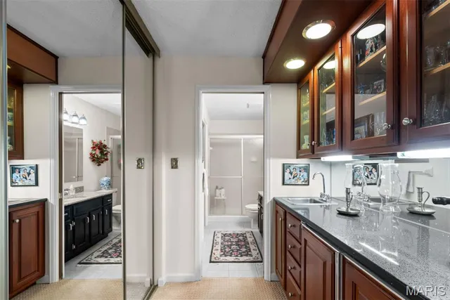 $339,900 | 1940 Meadowtree Lane, Unit 2, Kirkwood, MO 63122