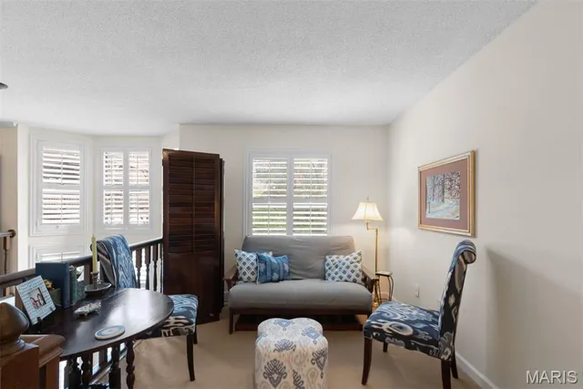 $339,900 | 1940 Meadowtree Lane, Unit 2, Kirkwood, MO 63122