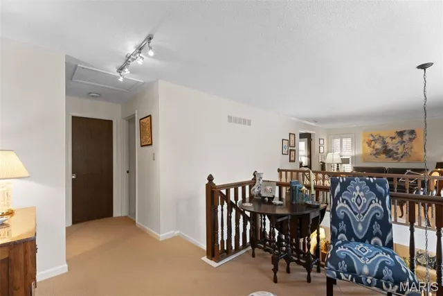 $339,900 | 1940 Meadowtree Lane, Unit 2, Kirkwood, MO 63122