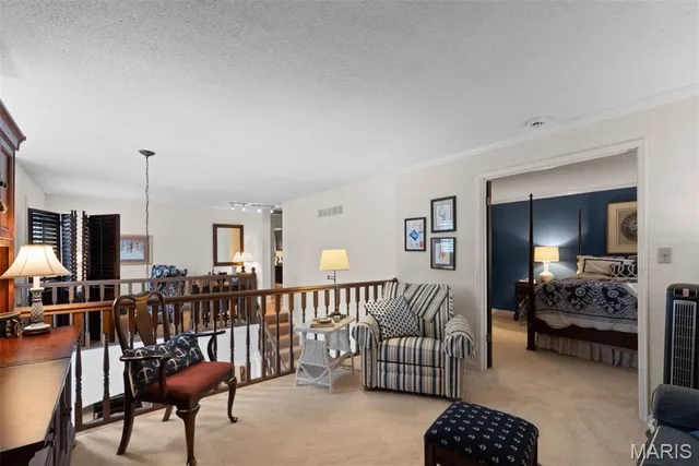 $339,900 | 1940 Meadowtree Lane, Unit 2, Kirkwood, MO 63122