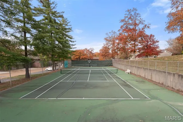 $339,900 | 1940 Meadowtree Lane, Unit 2, Kirkwood, MO 63122