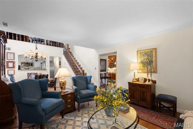 $339,900 | 1940 Meadowtree Lane, Unit 2, Kirkwood, MO 63122