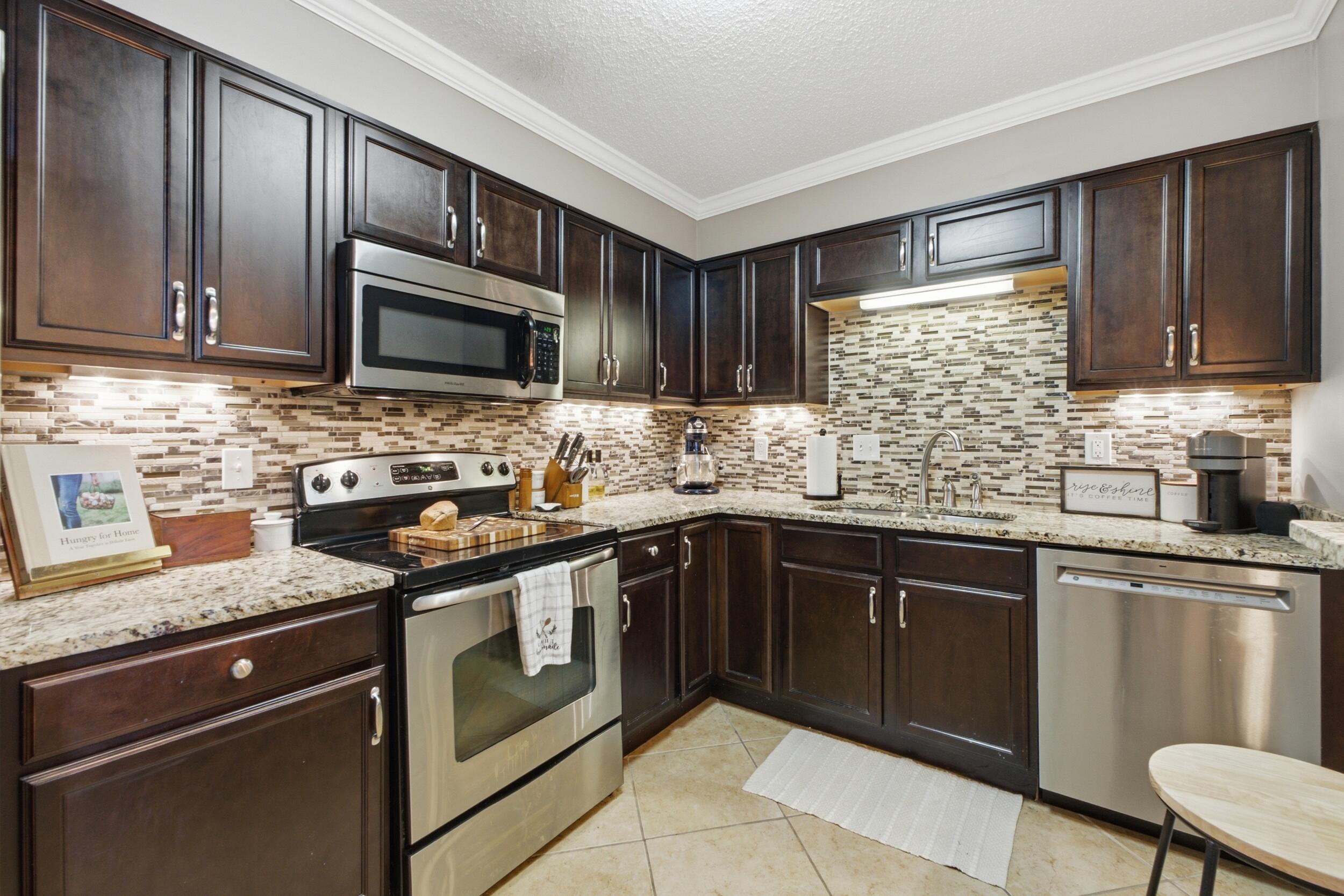 1131 Stringers Ridge Road, Unit 5A Chattanooga, TN 37405 - Photo 7 of 23 017_dsc08587
